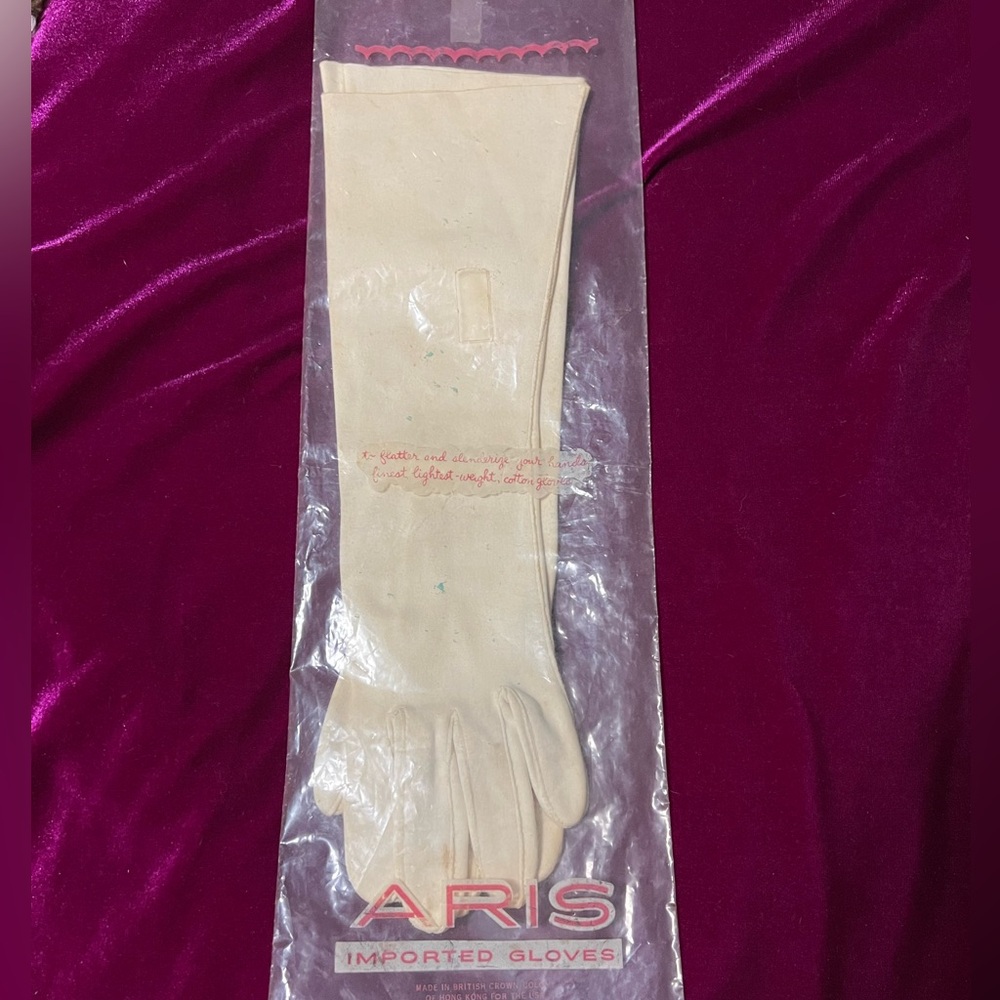 ARIS White Vintage Gloves